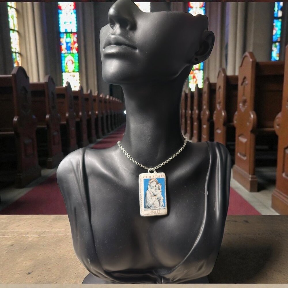 Handmade Christmas Pendant Necklace With USA 22 Stamp Design Decoupaged & Hand-P - Picture 2 of 10